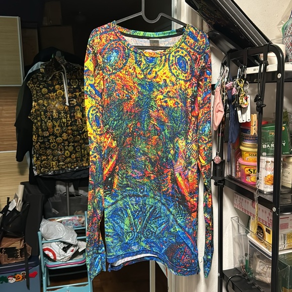 Abstrakjsnc designs long sleeve Tshirt XL - Picture 3 of 3